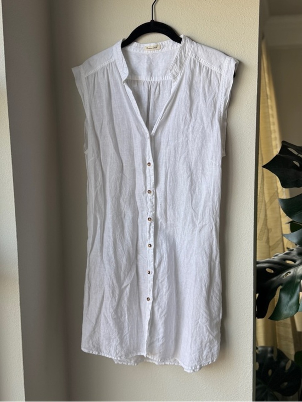 Massimo Dutti White Button-Front Sleeveless Tunic